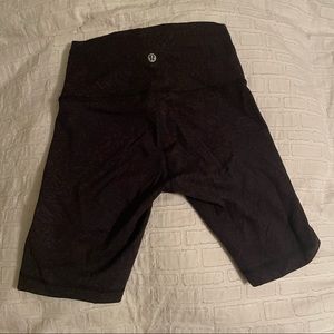 Lululemon Wunder Train High-Rise Short 8”